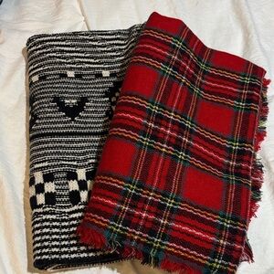 2 scarves for $ 9!